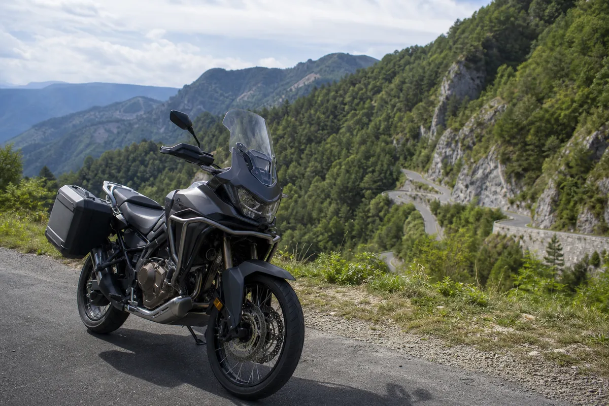 Maxi trail moto : comparatif 2026 et guide d'achat